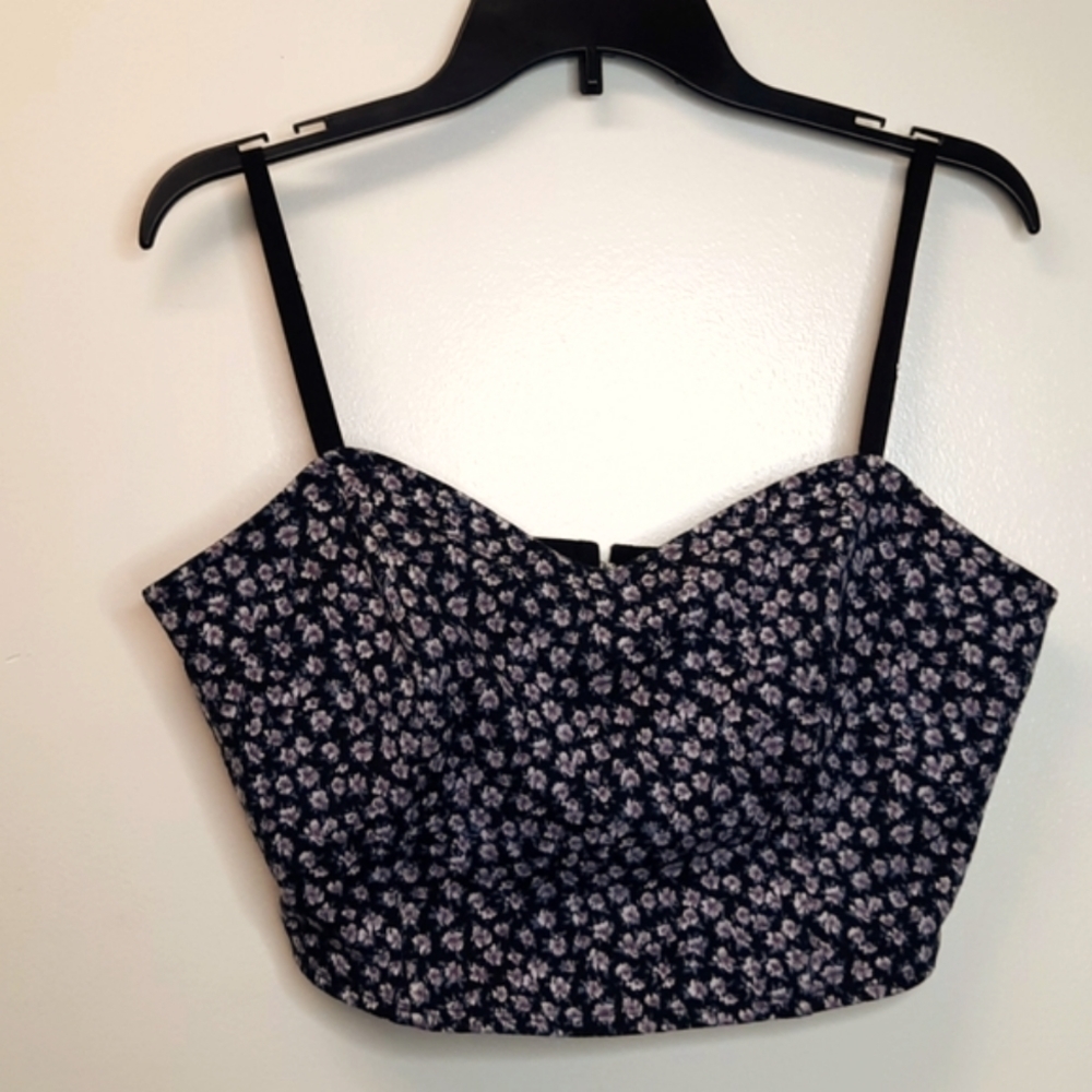 Crop top Bralette with clasp up back blk sz Large